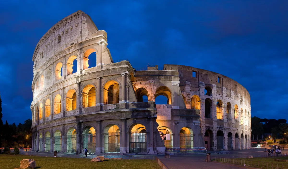 Le Colisée de Rome à l'heure bleue
